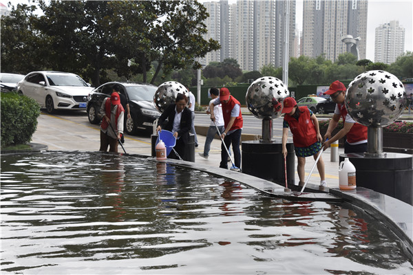 爱游戏在线登录官网-爱游戏(中国)联合商务区社区开展“清洁家园 美化社区”       主题志愿服务活动